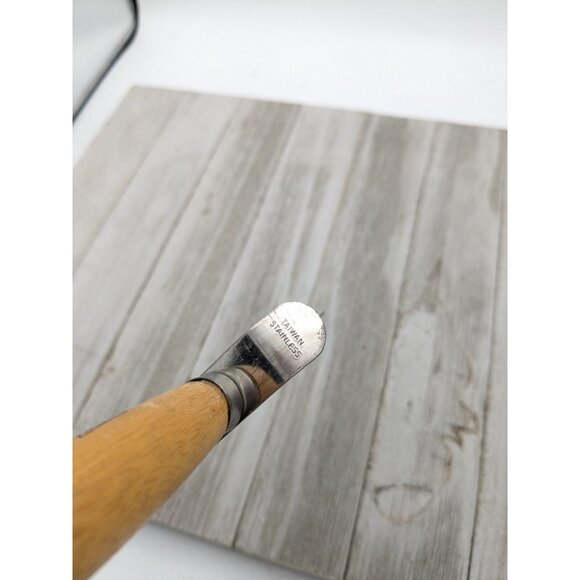 Tony's Pizza Cutter Blade 2 1/2" Diameter 7" Stainless Steel Wood handle - Picture 7 of 8